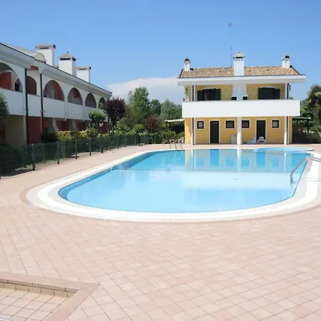 Cozy Flat With Pool 500m From The Golden