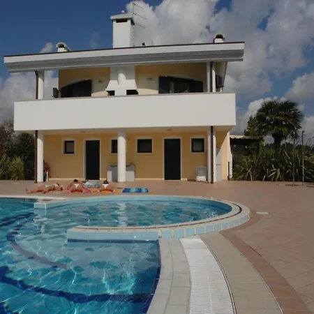 アパート Cozy Flat With Pool 500m From The Golden ビビオーネ
